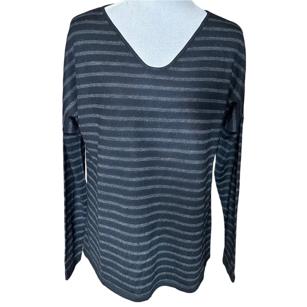 Eileen Fisher Merino Wool Sweater. Size Medium